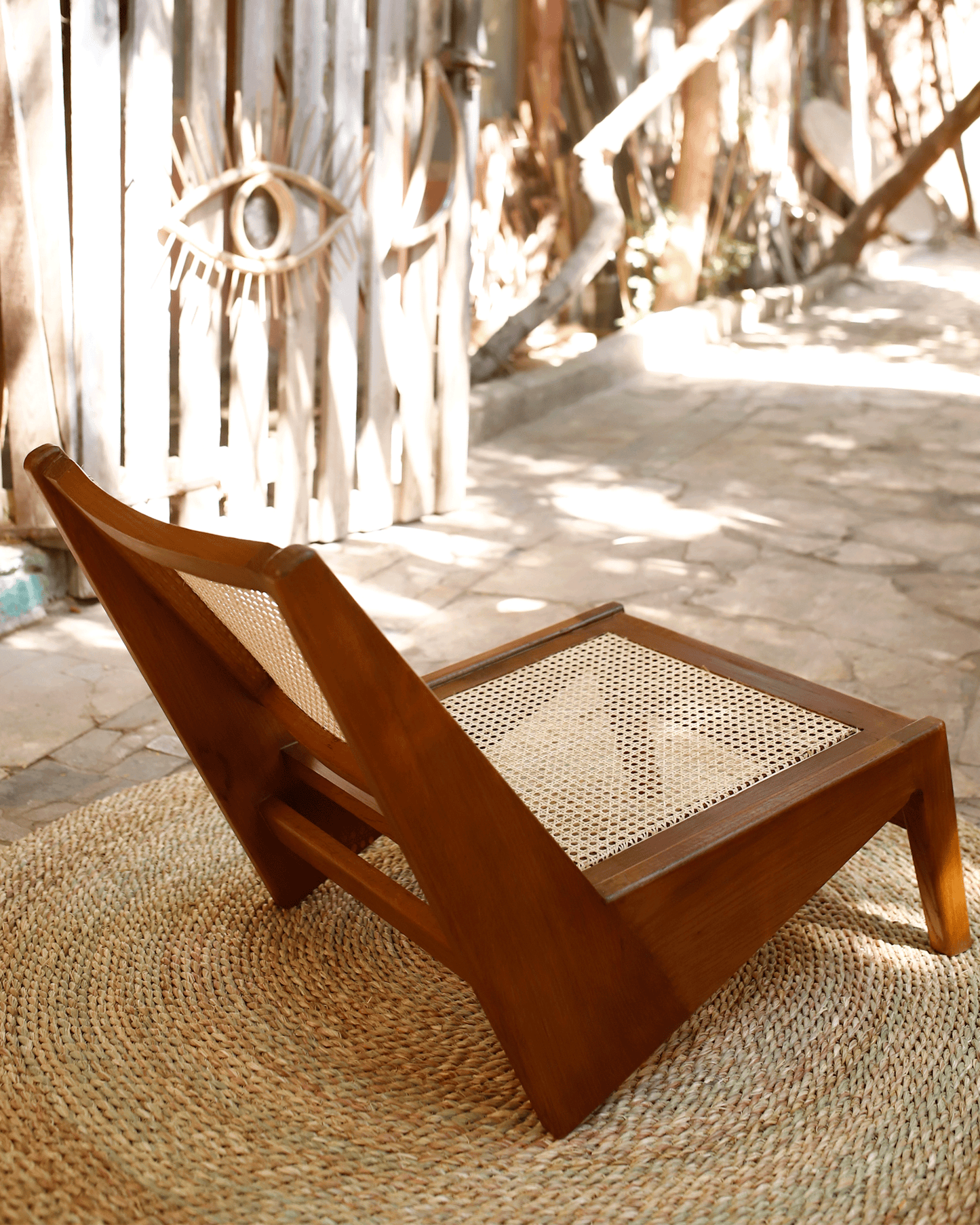 Kangaroo chair