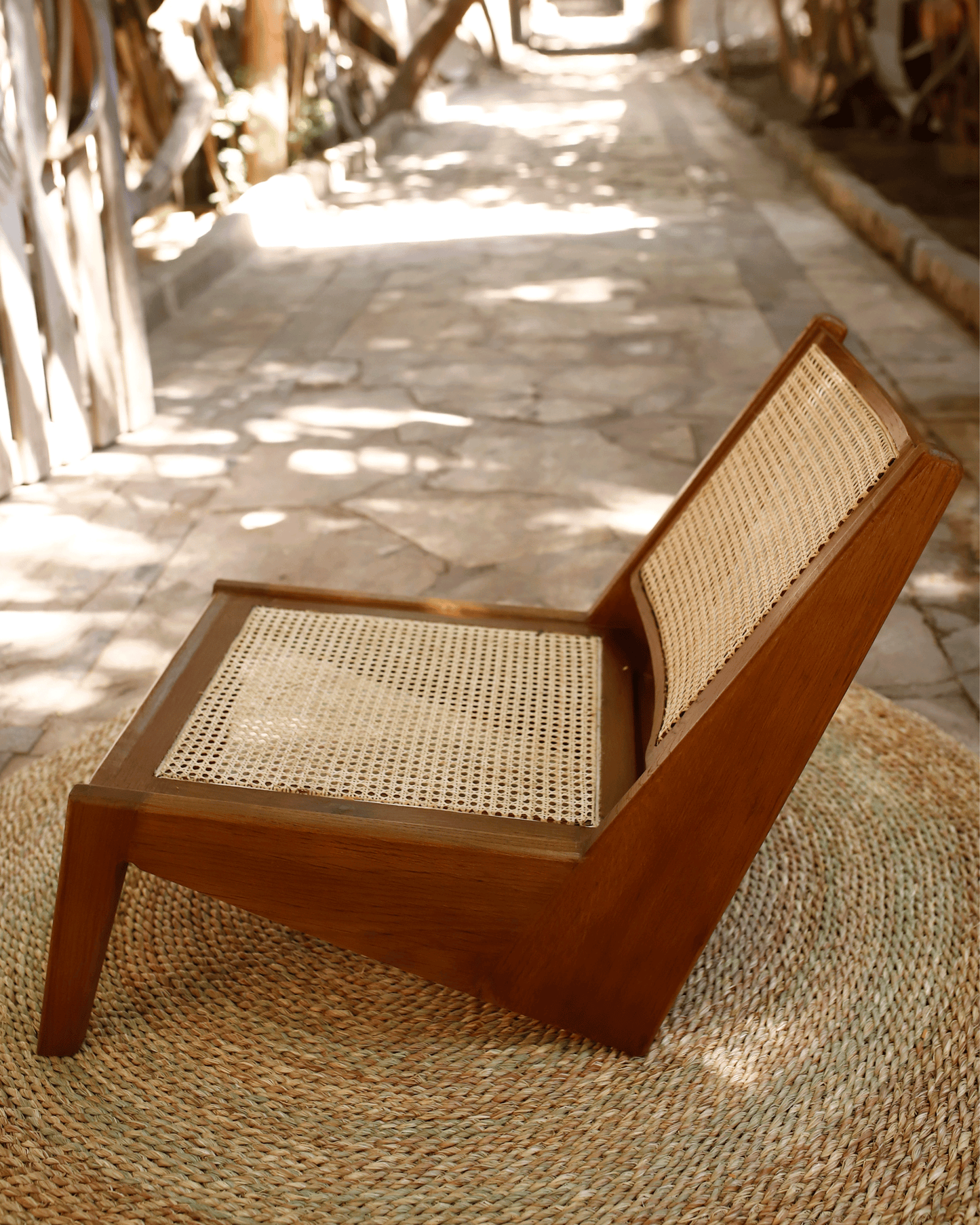 Kangaroo chair